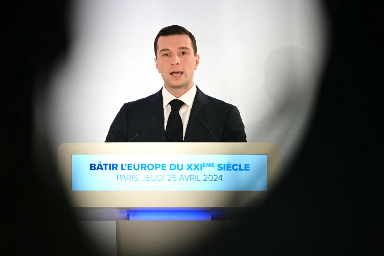 Quand les coups de com’ de Bardella (ici le 25 avril pour la présentation de son programme) se retournent contre lui