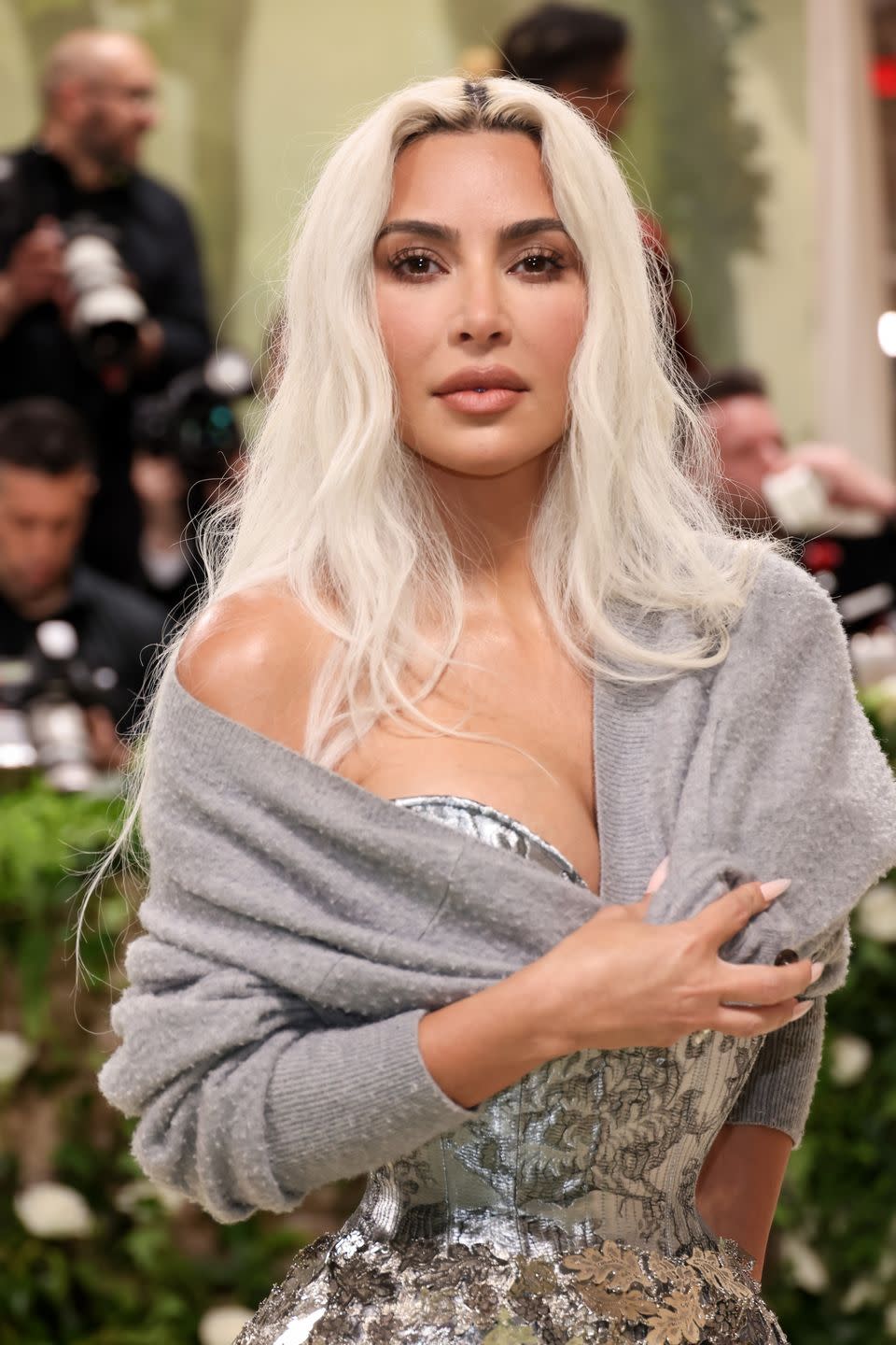 kim kardashian grey hair met gala