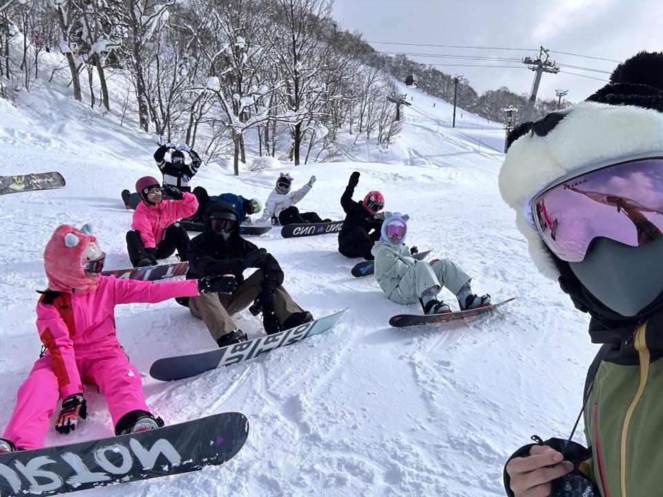 ▲禾浩辰這趟旅遊擔任起朋友們的滑雪小老師。