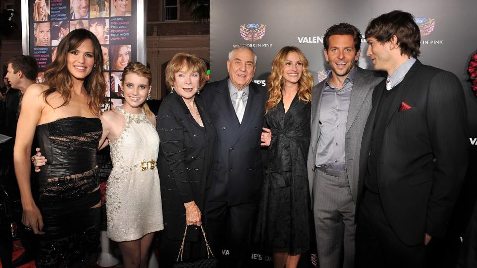 The cast of Valentine's Day, including Julia Roberts and Bradley Cooper