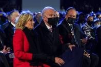 <p>Joe et Jill Biden à Washington à la cérémonie d'illumination du sapin de Noël.</p>