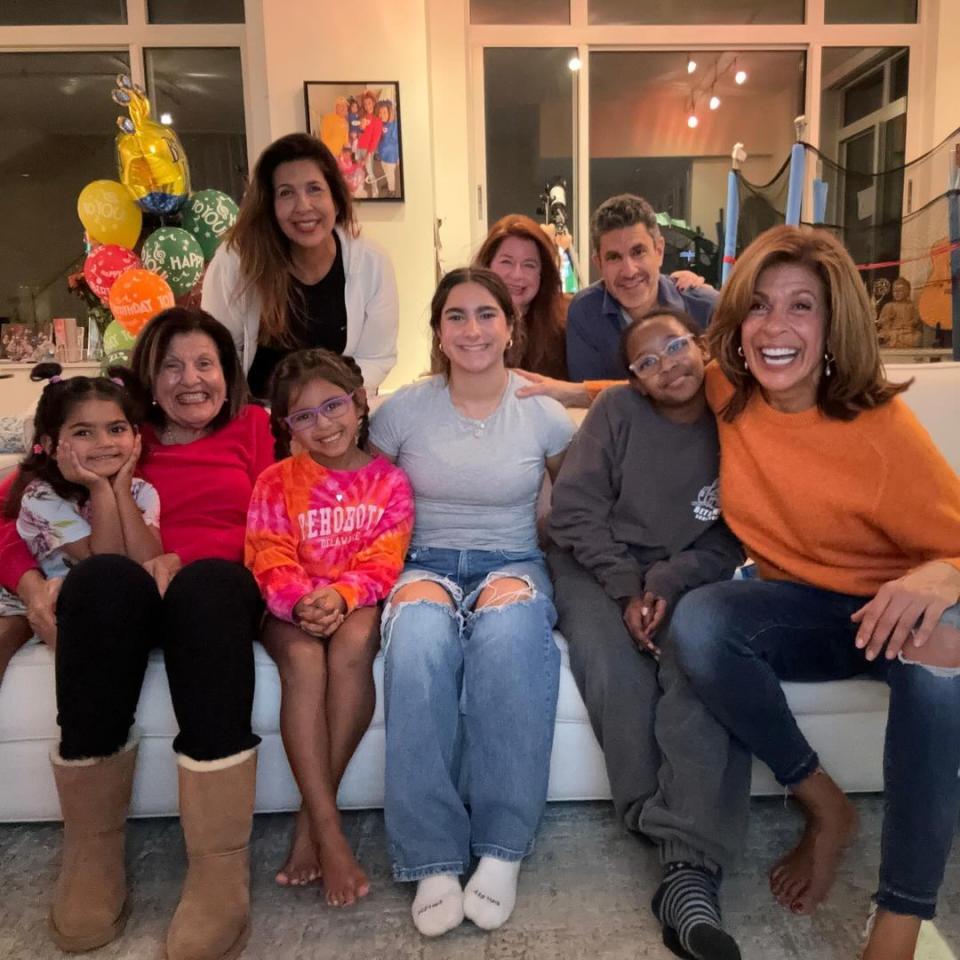 Hoda Kotb Celebrates Thanksgiving Without Ex Joel Schiffman 