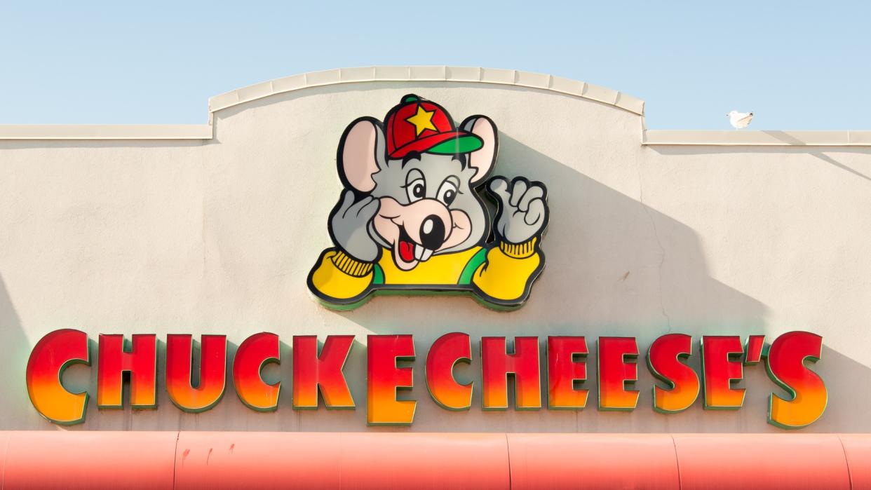 Chuck-E-Cheese-Entertainment