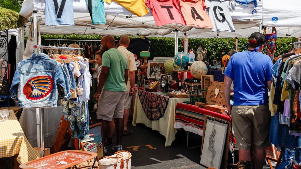 <div>The 21st Annual Randolph Street Market returns May 25 and 26.</div>