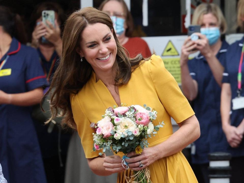 Prinzessin Kate während ihres Besuchs des Royal Surrey County Hospitals. (Bild: imago images/i Images)