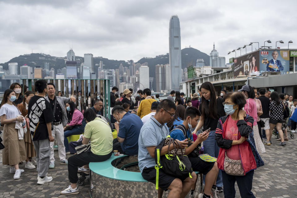 內地五一黃金周期間，旅客湧入香港旅行，與過往有不同是，小紅書更多關於本地遊內容，而且平民快餐也被網友發現大部份食物較平常更早沽清。