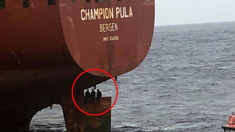 Cuatro hombres viajaron en el timón de un barco durante 10 días, 2700 millas náuticas, desde Nigeria hasta las Islas Canarias