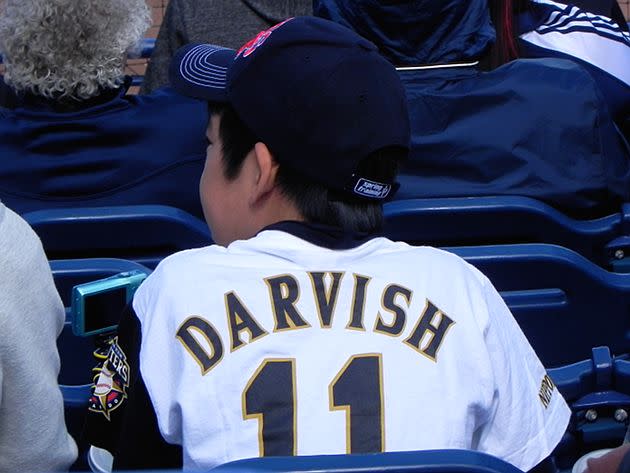 Play Ball on X: Yu Darvish hanging out with and watching kids from his  native Japan! (📷: @faridyu) #LittleLeagueClassic   / X