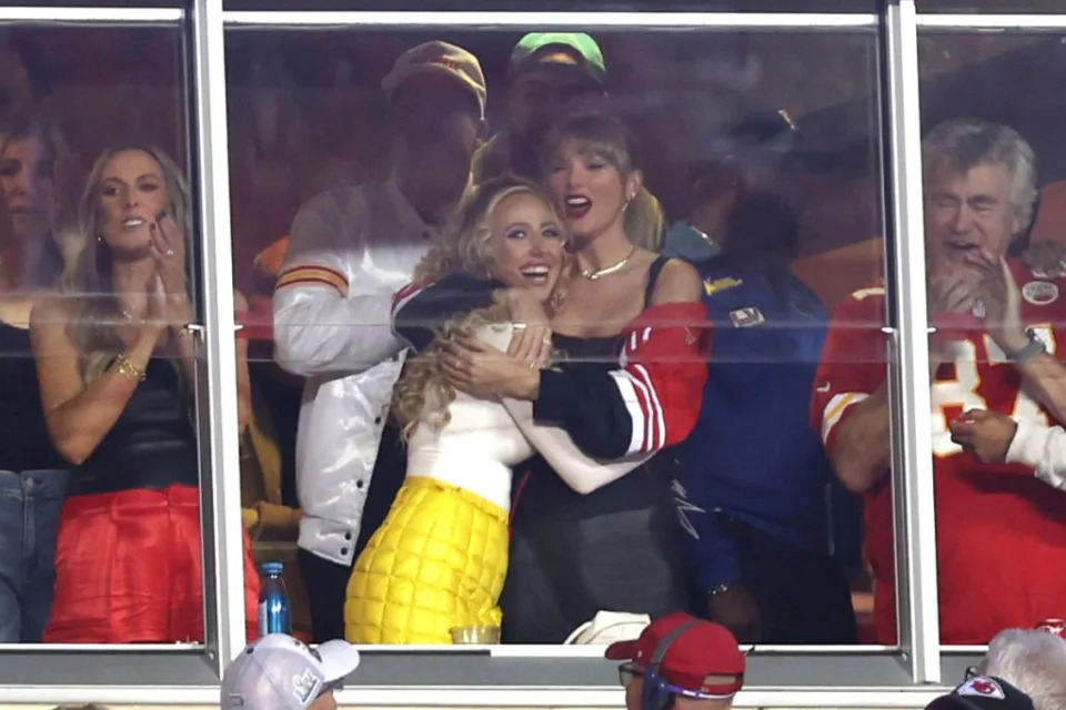 kansas city, missouri october 12 lyndsay bell, brittany mahomes and taylor swift celebrate during the first half of the game between the kansas city chiefs and the denver broncos at geha field at arrowhead stadium on october 12, 2023 in kansas city, missouri photo by perry knottsgetty images