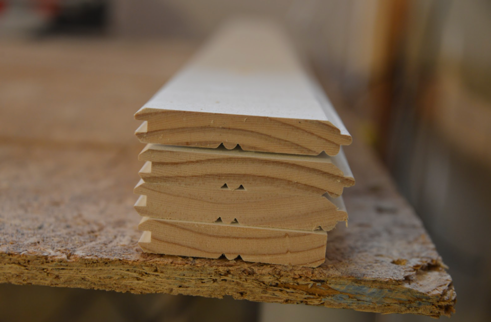 Whether you use beadboard that comes in panels or boards, they will have two different edges—one with a bead and one without. Note the bead running between the two flats. 