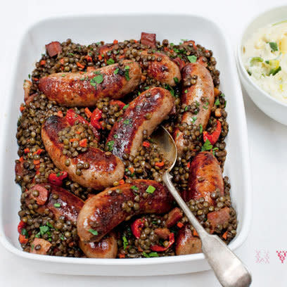Sausages with lentils, sweet tomatoes and smoked bacon: Recipes