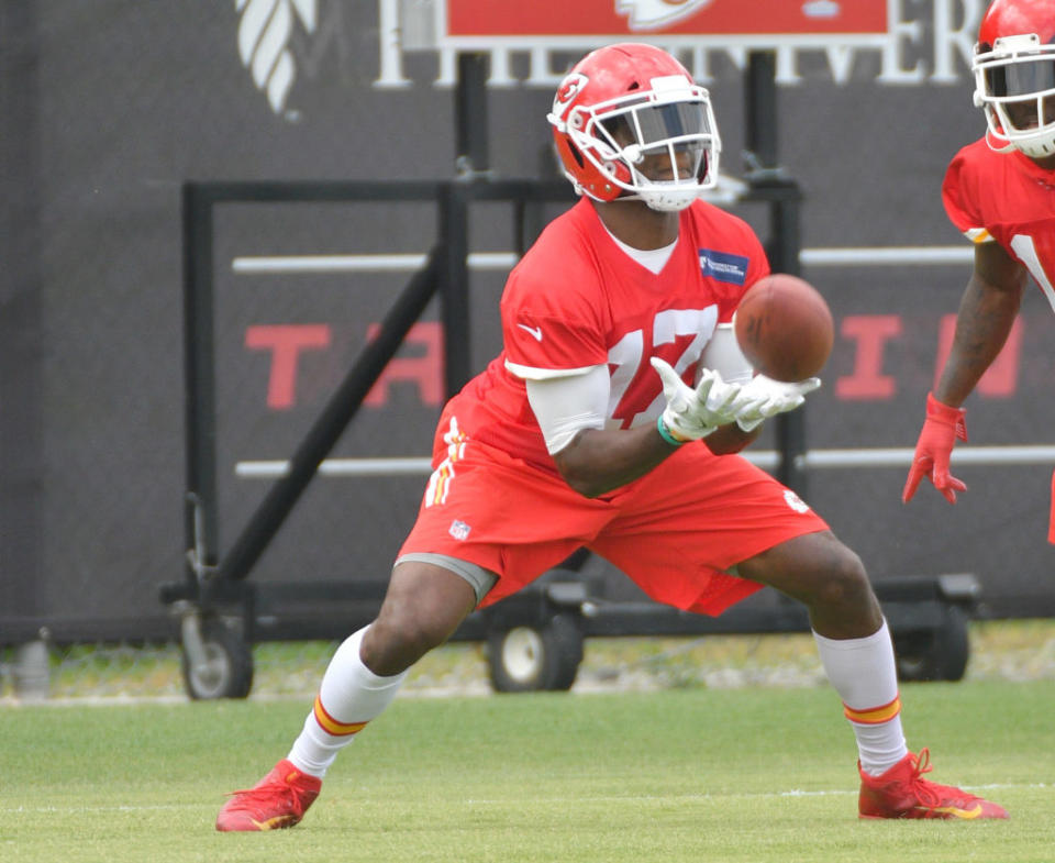 Jun 13, 2017; Kansas City, MO, USA; Kansas City Chiefs wide receiver Chris Conley (17) catches a pass during the mini camp at University of Kansas Health System Training Complex. Mandatory Credit: Denny Medley-USA TODAY Sports