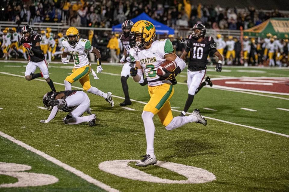 Bryan Station wide receiver JT Haskins Jr. was off to the races for a 65-yard touchdown in a 24-21 win against Ballard in the Class 6A state semifinals.