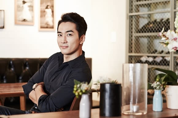 [Interview] Song Seung Heon, "'Obsessed' shows the most painful romance that I've ever seen"