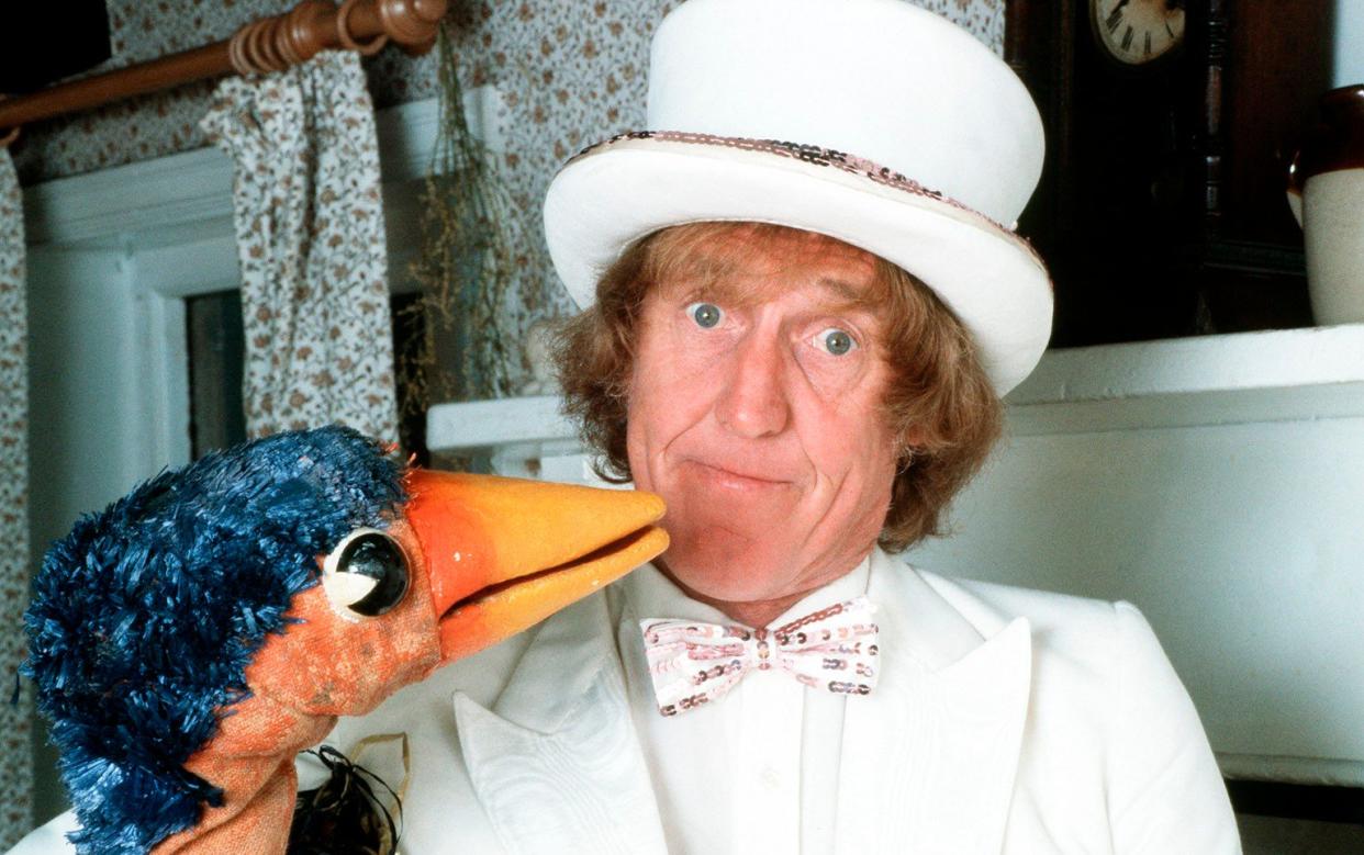 Rodd Hull and Emu - Gyles Brandreth didn't kill Rod Hull – I did, claims ex-Countess