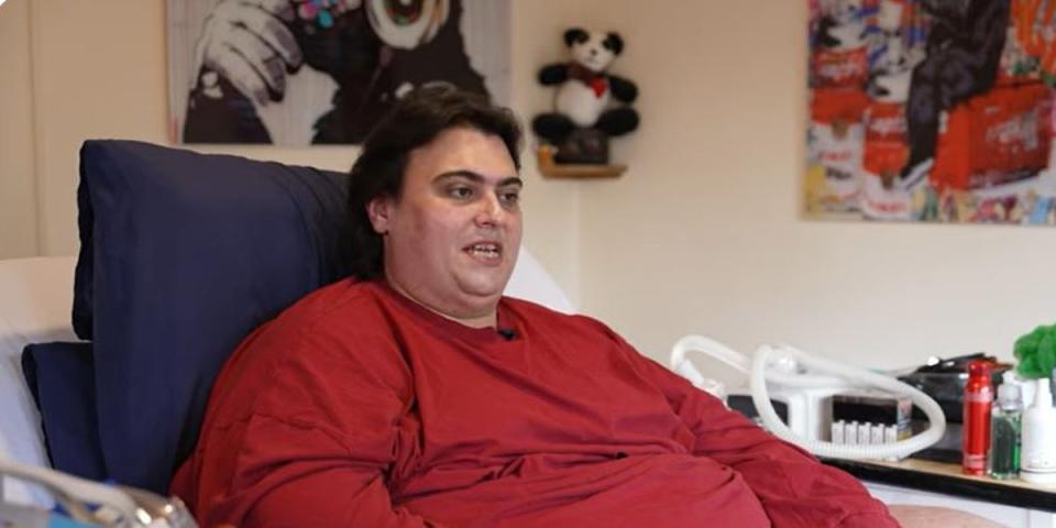 Jason Holton, known to be the UK’s heaviest man, has died aged 33 (Screengrab/ TalkTV)
