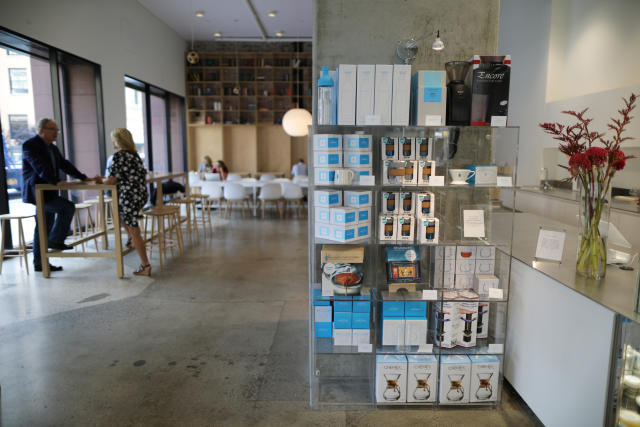 Coffee chain Blue Bottle aims to eliminate paper and plastic cups