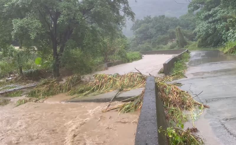 蘇澳鎮短短1小時，時雨量就達155毫米。（圖／翻攝自張盛國臉書）