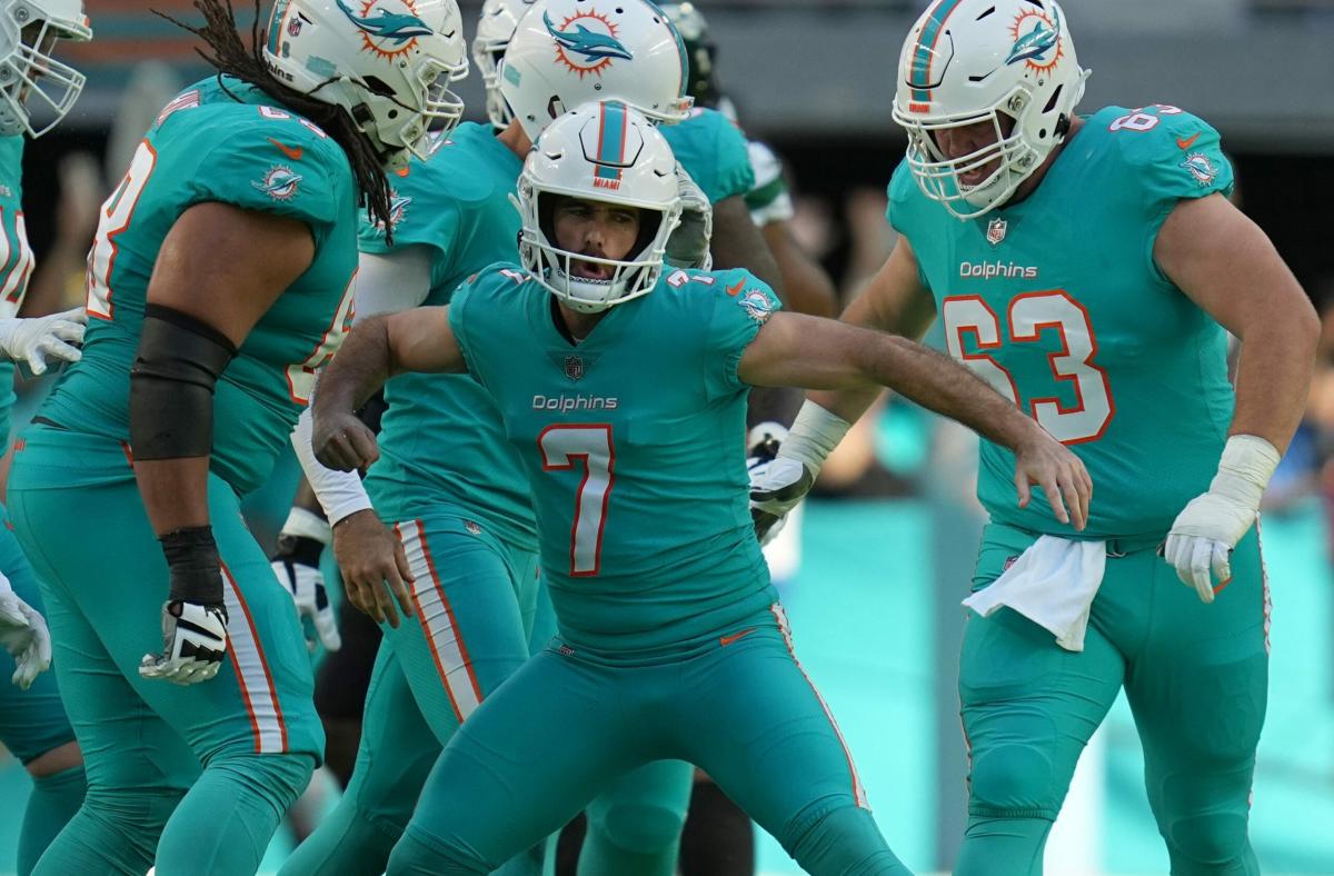 NFL Reveals Miami Dolphins And New York Jets Will Play In The First-Ever  Black Friday Game