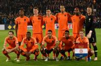 <p>Voici la composition néerlandaise de Ronald Koeman : Cillessen – Dumfries, De Ligt, Van Dijk, Blind – De Jong, De Roon, Wijnaldum – Bergwijn, Depay, Babel. (crédit AFP) </p>