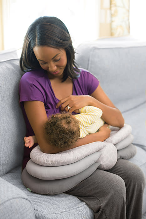 Infantino-nursing-pillow