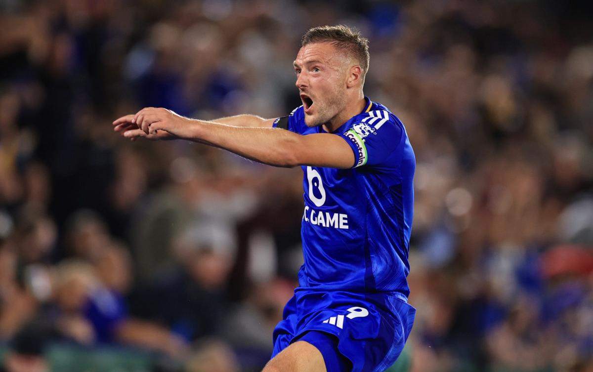 Jamie Vardy has last laugh as Spurs contrive to drop points at Leicester