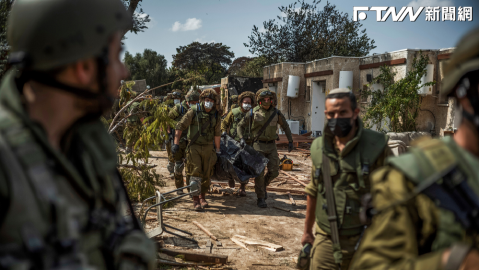 哈瑪斯在卡法阿札（Kfar Aza）展開大屠殺，造成大量傷亡，現場已尋獲約200具遺體。（圖／AP美聯社）