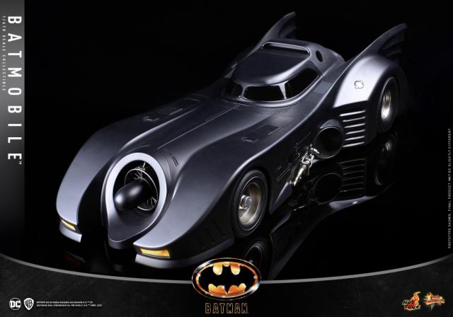 1989 Michael Keaton Batman and Batmobile Return as Hot Toys