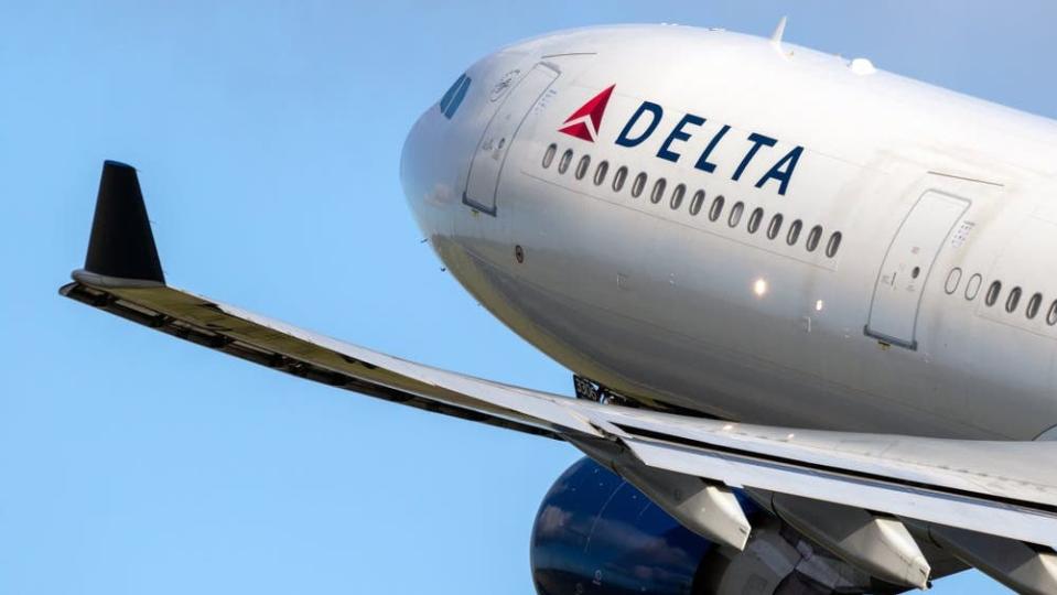 How to Make $500 a Month on Delta Air Lines Stock Ahead of Q2 Earnings Report