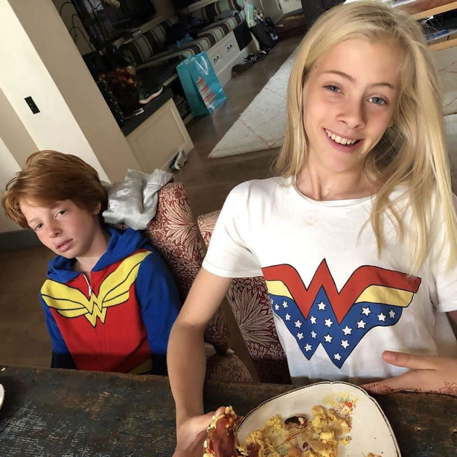 Julia Roberts’ Husband Danny Moder Posts Rare Photo of Twins Hazel and Phinnaeus for 17th Birthday 2