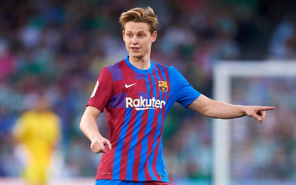 Frenkie De Jong of FC Barcelona reacts during the La Liga Santander match between Real Betis and FC Barcelona at Estadio Benito Villamarin on May 07, 2022 in Seville, Spain. - GETTY IMAGES