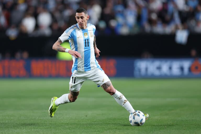 Por izquierda o por derecha, Di María siempre desequilibra: juega su último partido en la selección