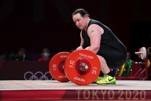 紐西蘭從男生變女生的舉重選手哈伯德成奧運史上首位跨性別運動員。法新社