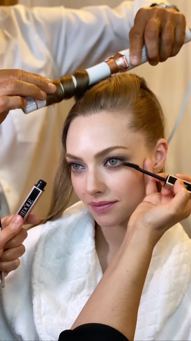 Inside Amanda Seyfried’s Old Hollywood Transformation for the 2021 Critics Choice Awards