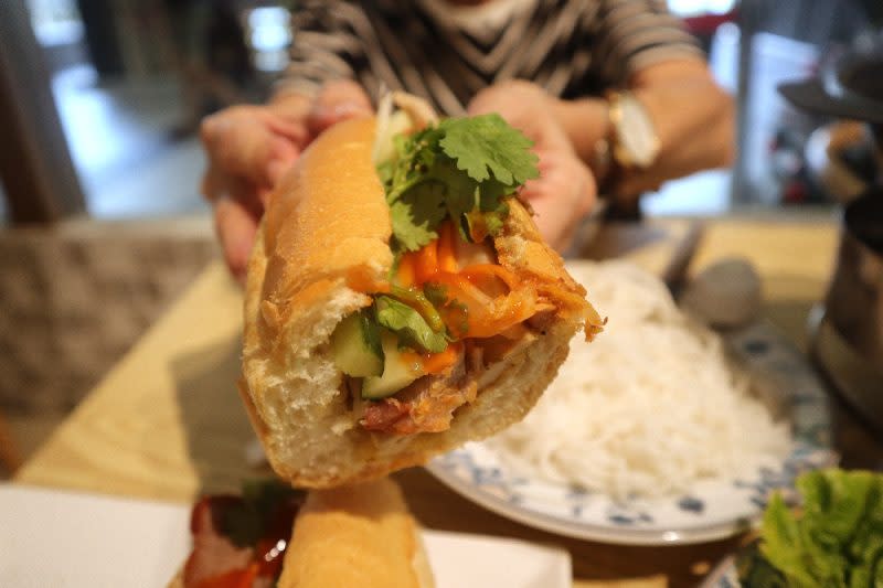 VS Cafe - banh mi closeup