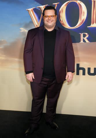 <p>Rodin Eckenroth/Getty</p> Josh Gad