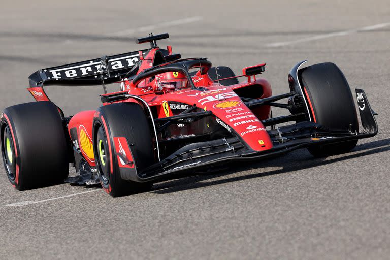 "No ganaremos un mundial si tomo decisiones por mi cuenta en el coche, así no es cómo funciona", Charles Leclerc