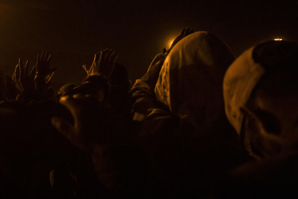 Hundreds of migrants wait to cross the United States border before the Title 42 policy, which allows for the immediate expulsion of irregular migrants entering the country, comes to an end in Ciudad Juarez, Mexico on May 10, 2023.<span class="copyright">David Peinado Romero—Anadolu Agency/Getty Images</span>