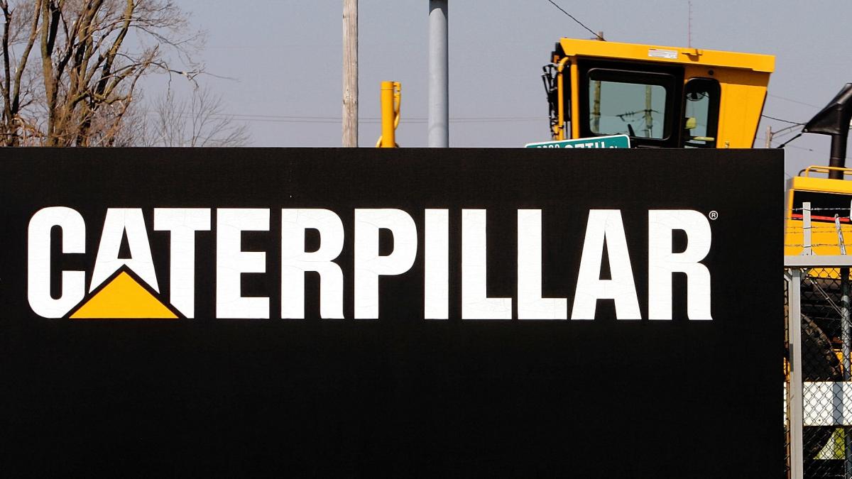 Caterpillar earnings beat estimates, issues tepid Q4 outlook