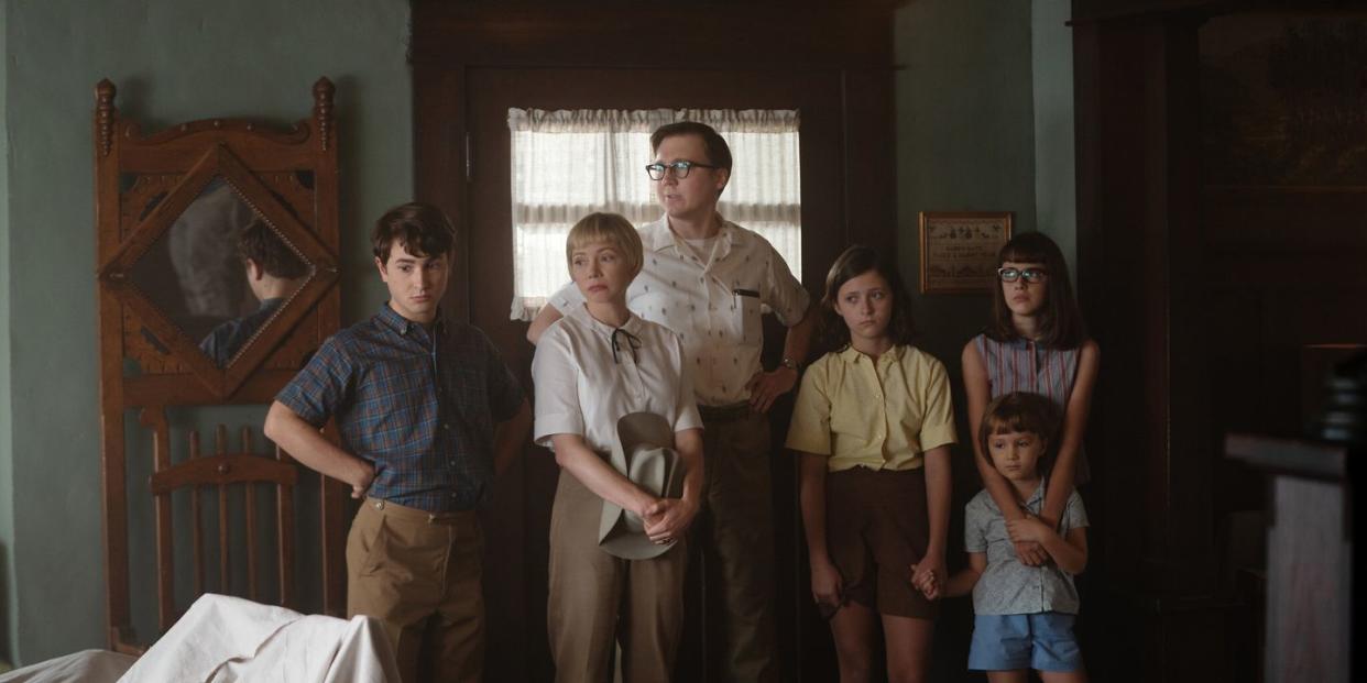 from left sammy fabelman gabriel labelle, mitzi fabelman michelle williams, burt fabelman paul dano, natalie fabelman keeley karsten, reggie fabelman julia butters and lisa fabelman sophia kopera in the fabelmans, co written, produced and directed by steven spielberg