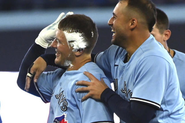 Blue Jays spoil rookie's no-hit bid, beat Mariners 1-0 in 10