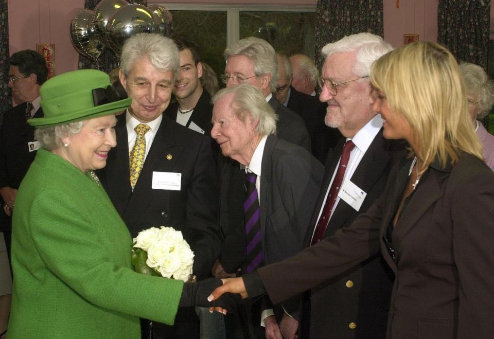 Bernard Cribbins meets the Queen (PA Archive)