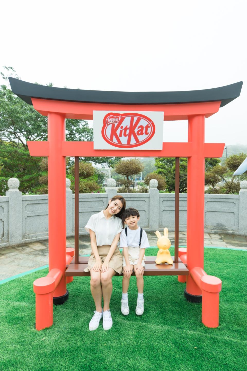 <span><span>打卡裝置「KIT KAT</span><span>日式鳥居鞦韆」</span></span>