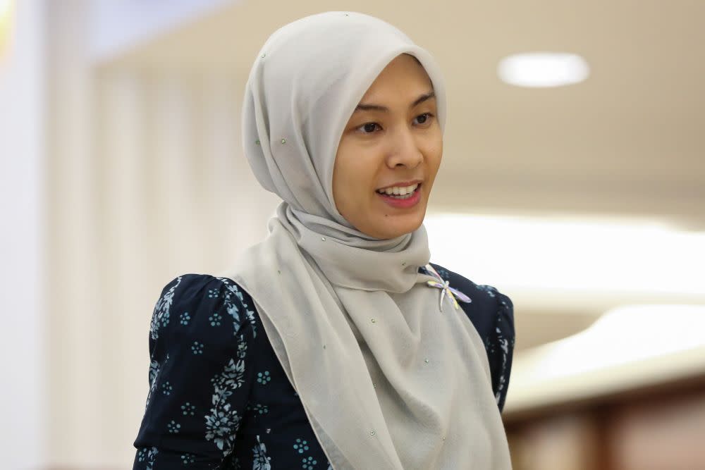 Permatang Pauh MP Nurul Izzah Anwar said Pakatan Harapan’s supporters have made it emphatically clear that it was crucial for lawmakers to be dictated by their conscience in matters of national importance. — Picture by Yusof Mat Isa