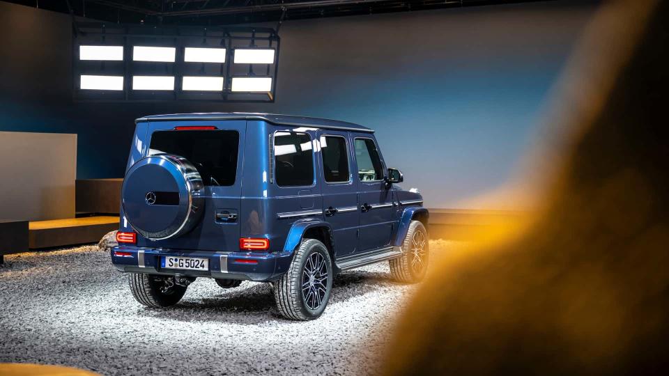 2025-mercedes-benz-g550 (7).jpg