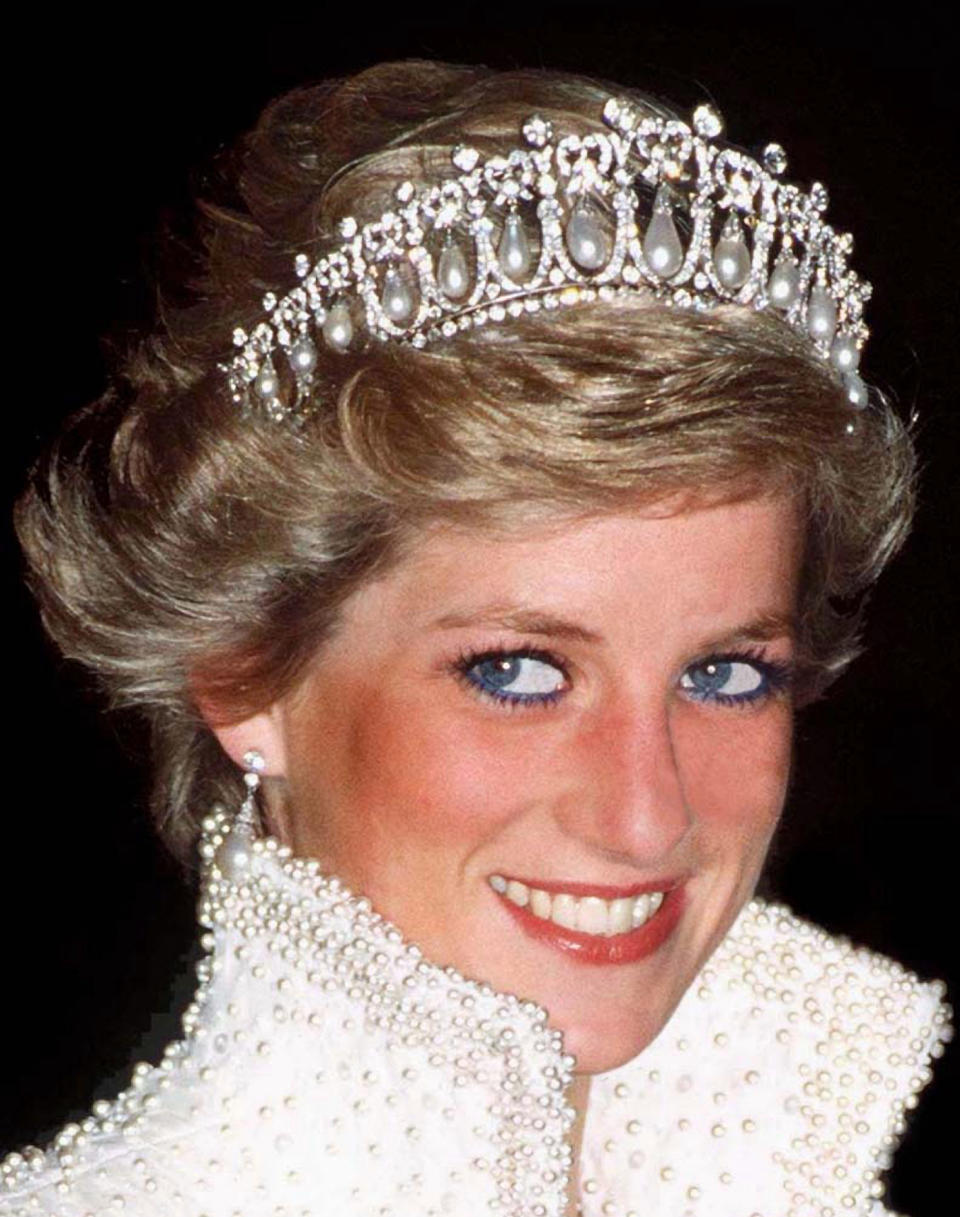 The late Princess Of Wales wearing the famous tiara in November 1989. (Tim Graham / Tim Graham Photo Library via Getty Images)