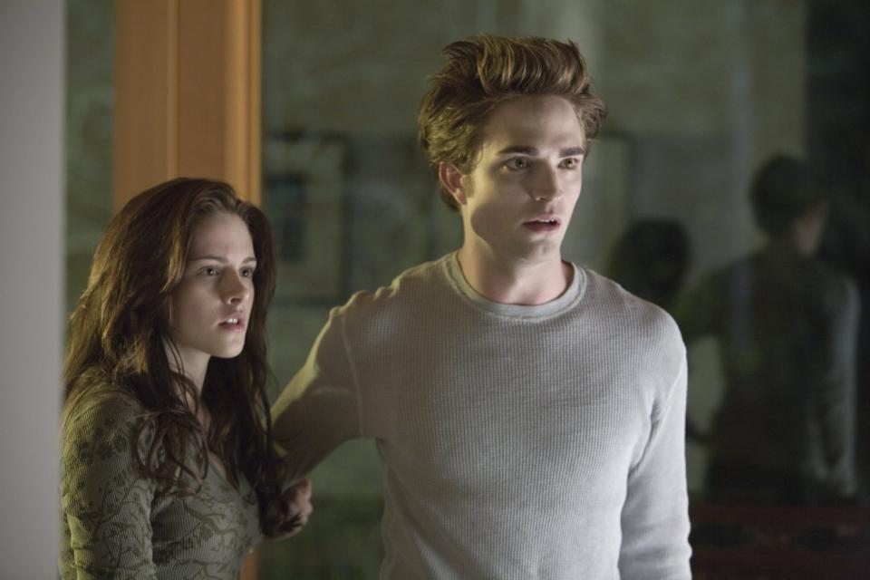 Stewart with Robert Pattinson in Twilight (Credit: Lionsgate)