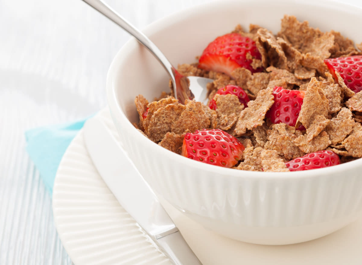 fiber cereal with strawberries