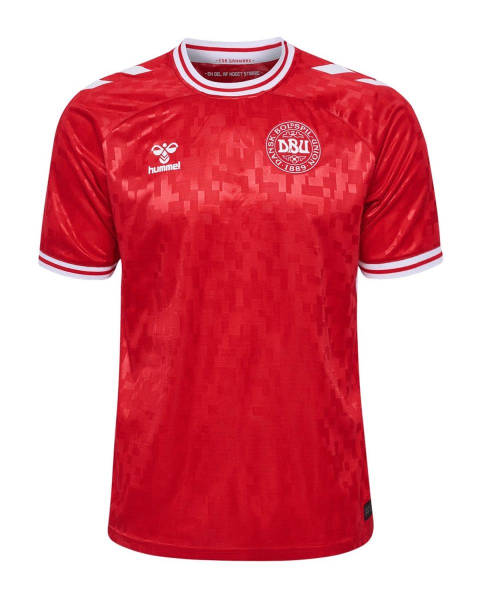 Denmark at home (Hummel)