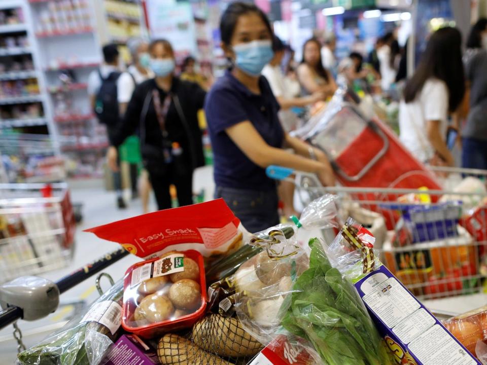 grocery shopping masks.JPG